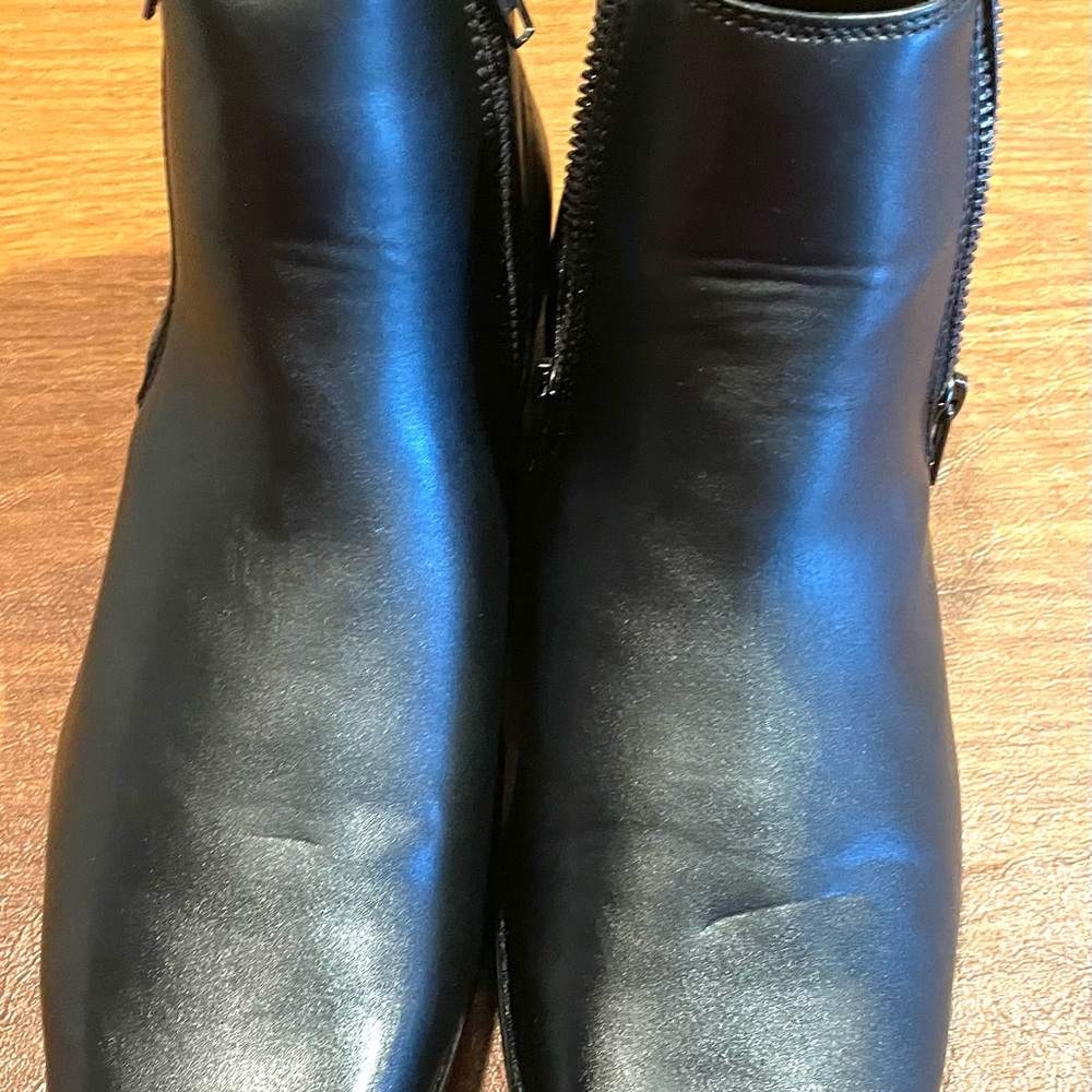 ASOS DESIGN chelsea boots in black faux leather with zips